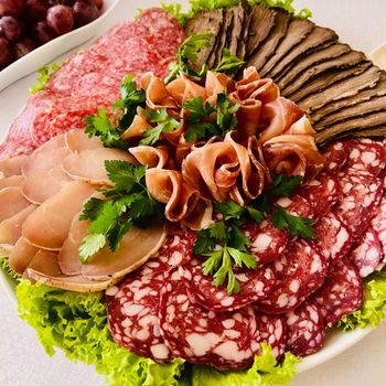Мясная нарезка "Кейтфуд"